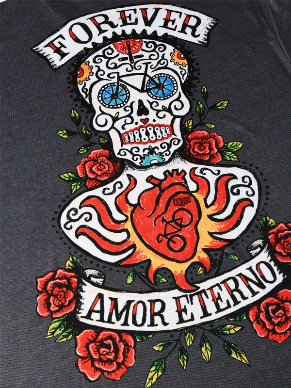 Men's Grey t-shirt with a colorful skull and heart design on the back, featuring the text 'Forever Amor Eterno'.